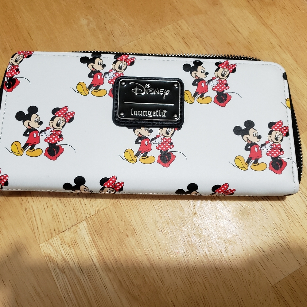 Disney Loungefly Mickey & Minnie Zip Around Wallet Like New